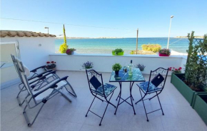 Beautiful Home In Siracusa With Kitchen